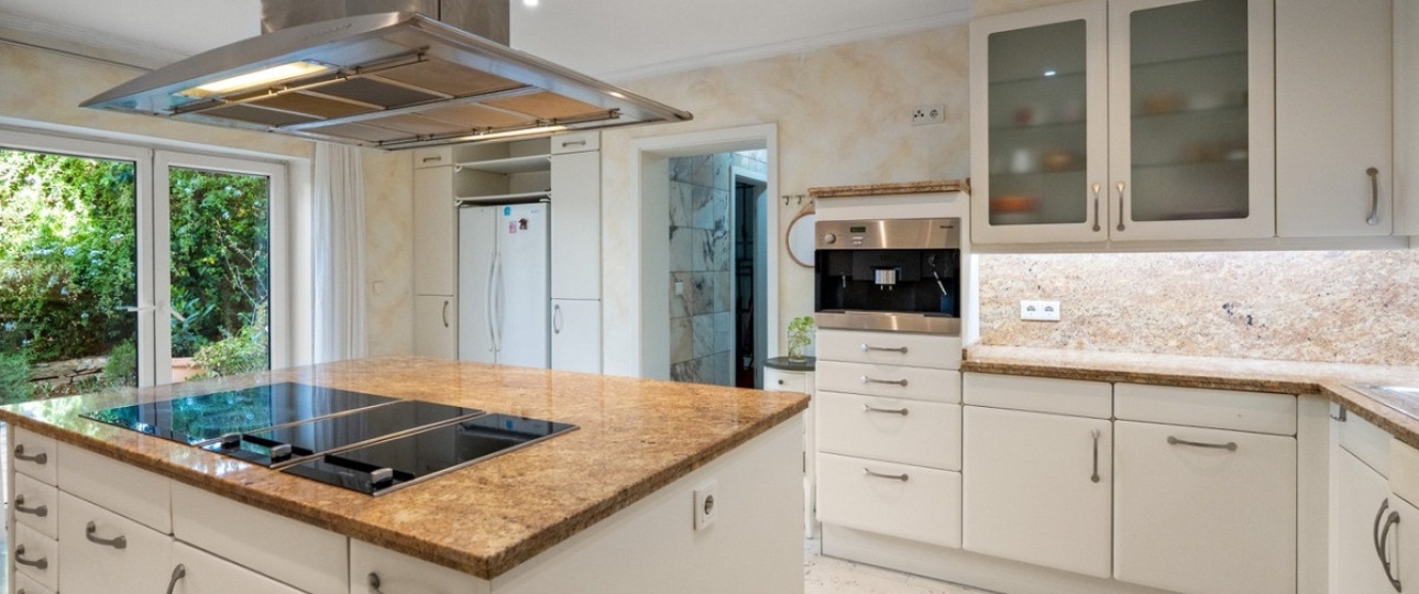 Resale - Villa - Marbella - El Rosario