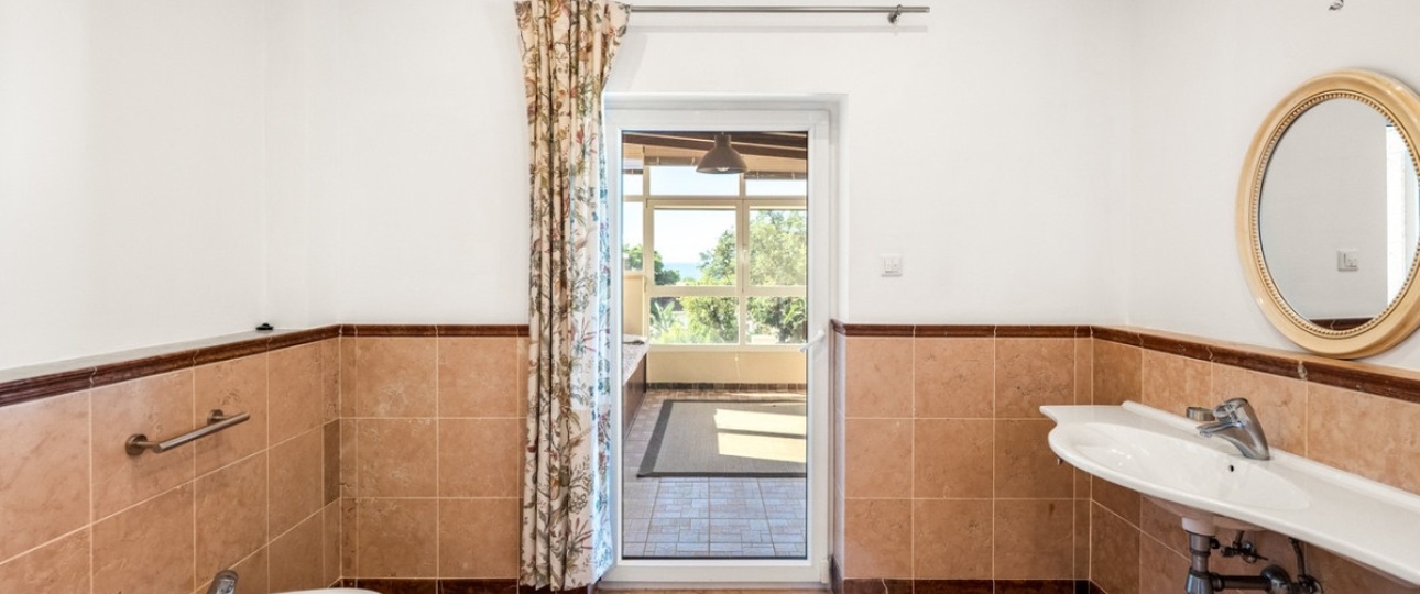 Resale - Villa - Marbella - El Rosario