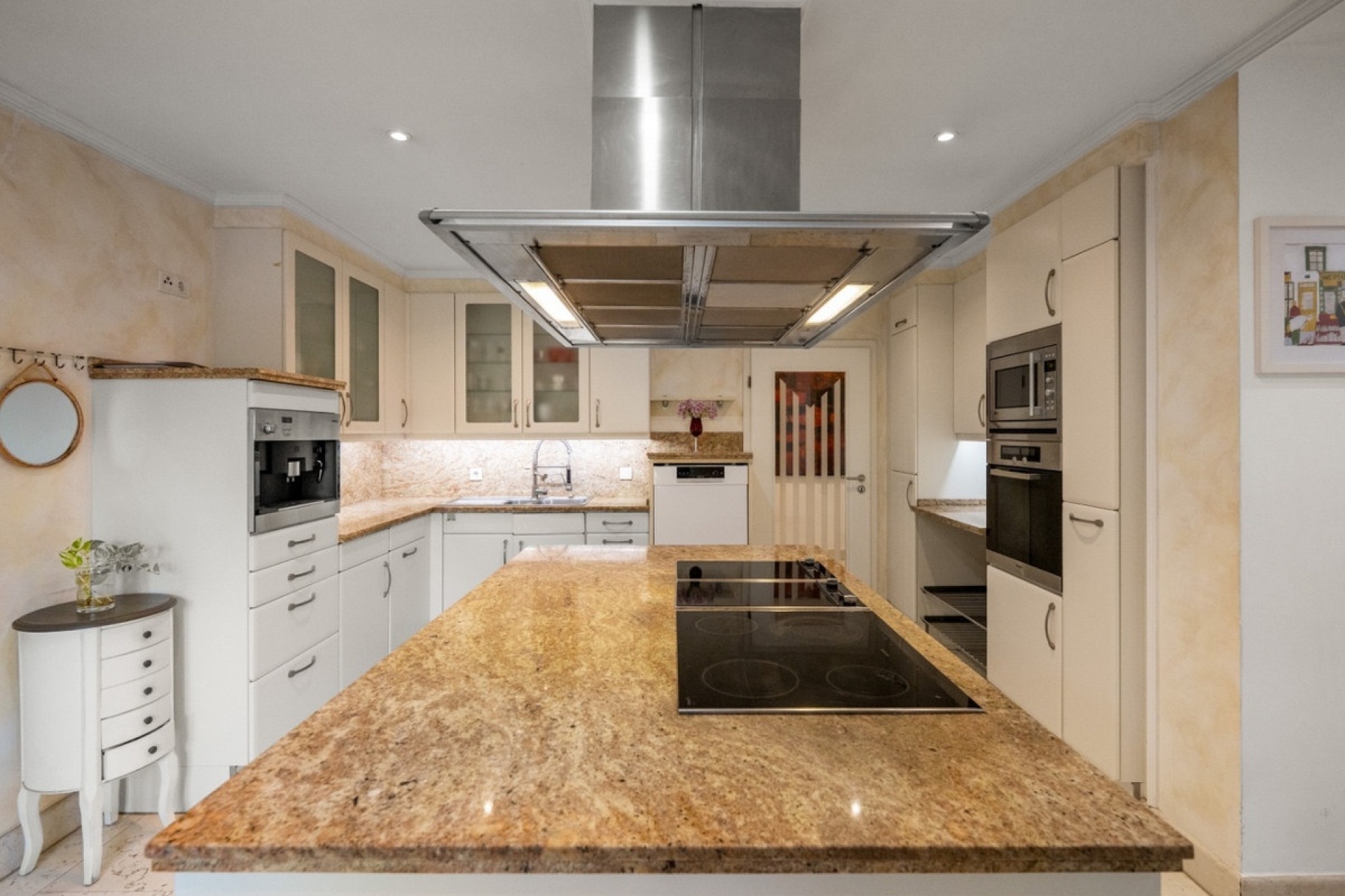 Resale - Villa - Marbella - El Rosario