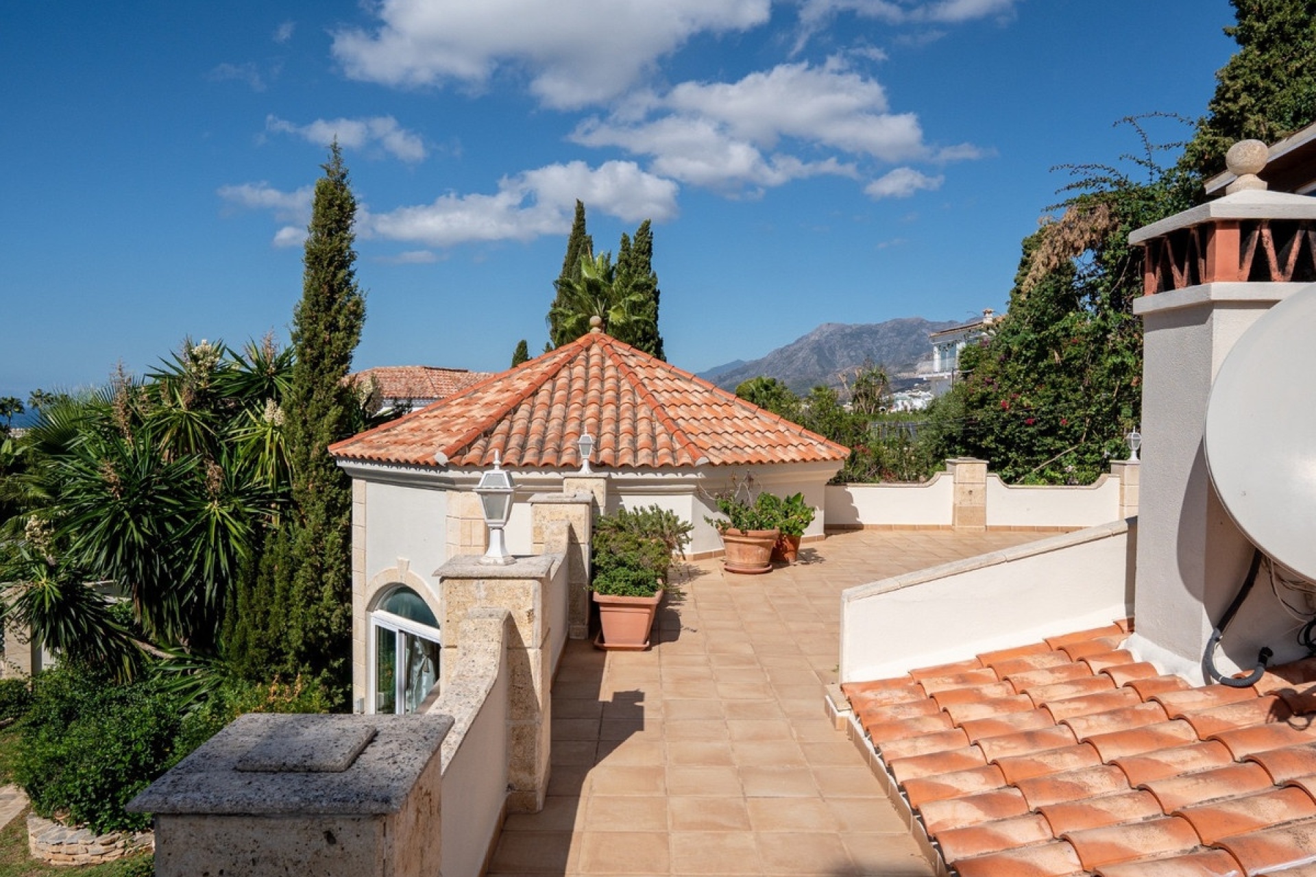Resale - Villa - Marbella - El Rosario