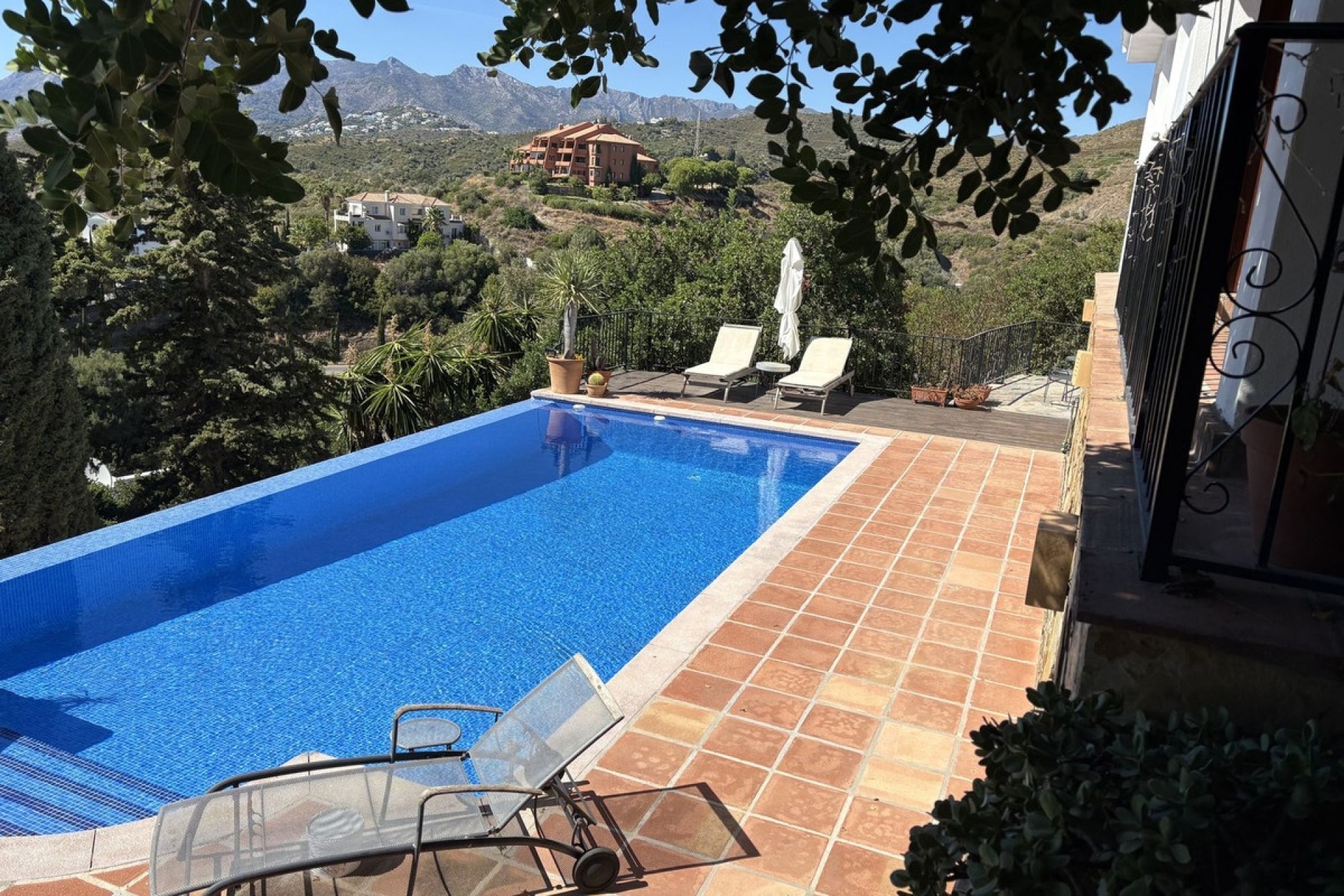 Resale - Villa - Marbella - El Rosario