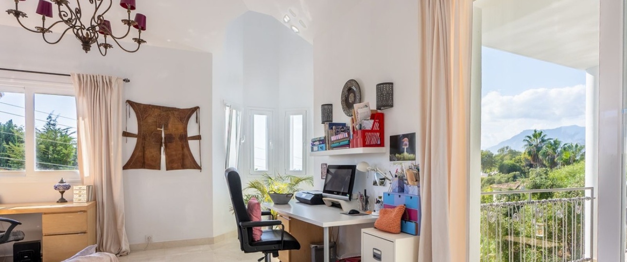 Resale - Villa - Marbella - El Rosario