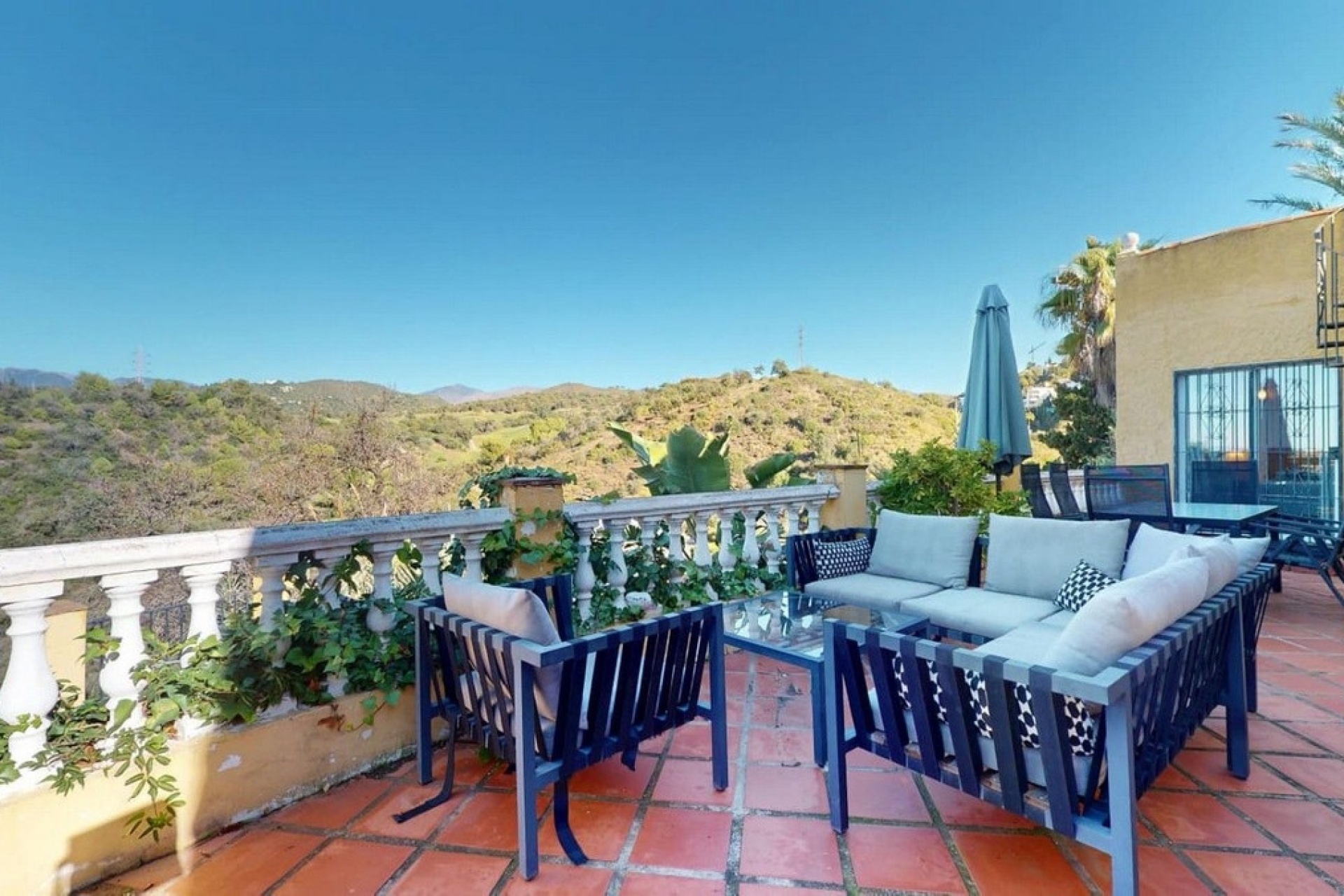 Resale - Villa - Marbella - El Rosario