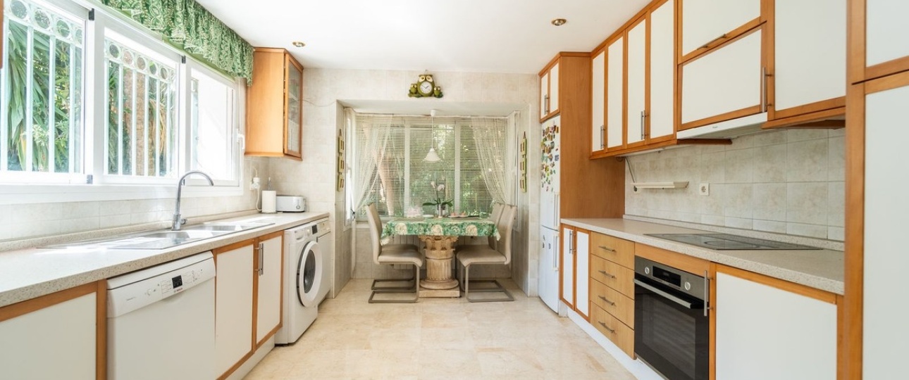 Resale - Villa - Marbella - El Rosario