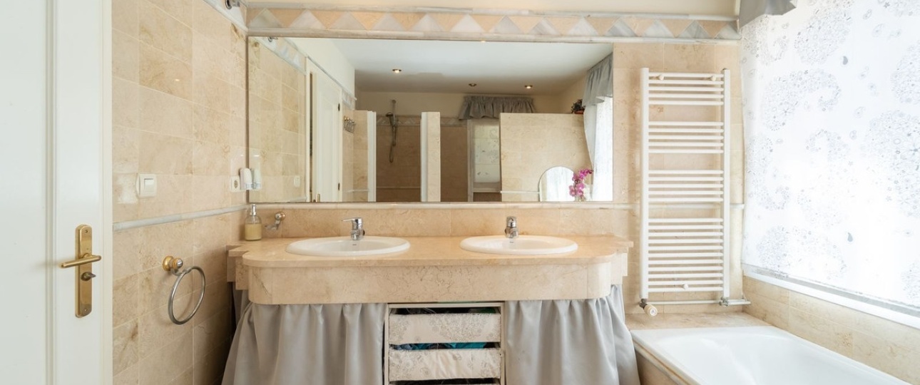 Resale - Villa - Marbella - El Rosario