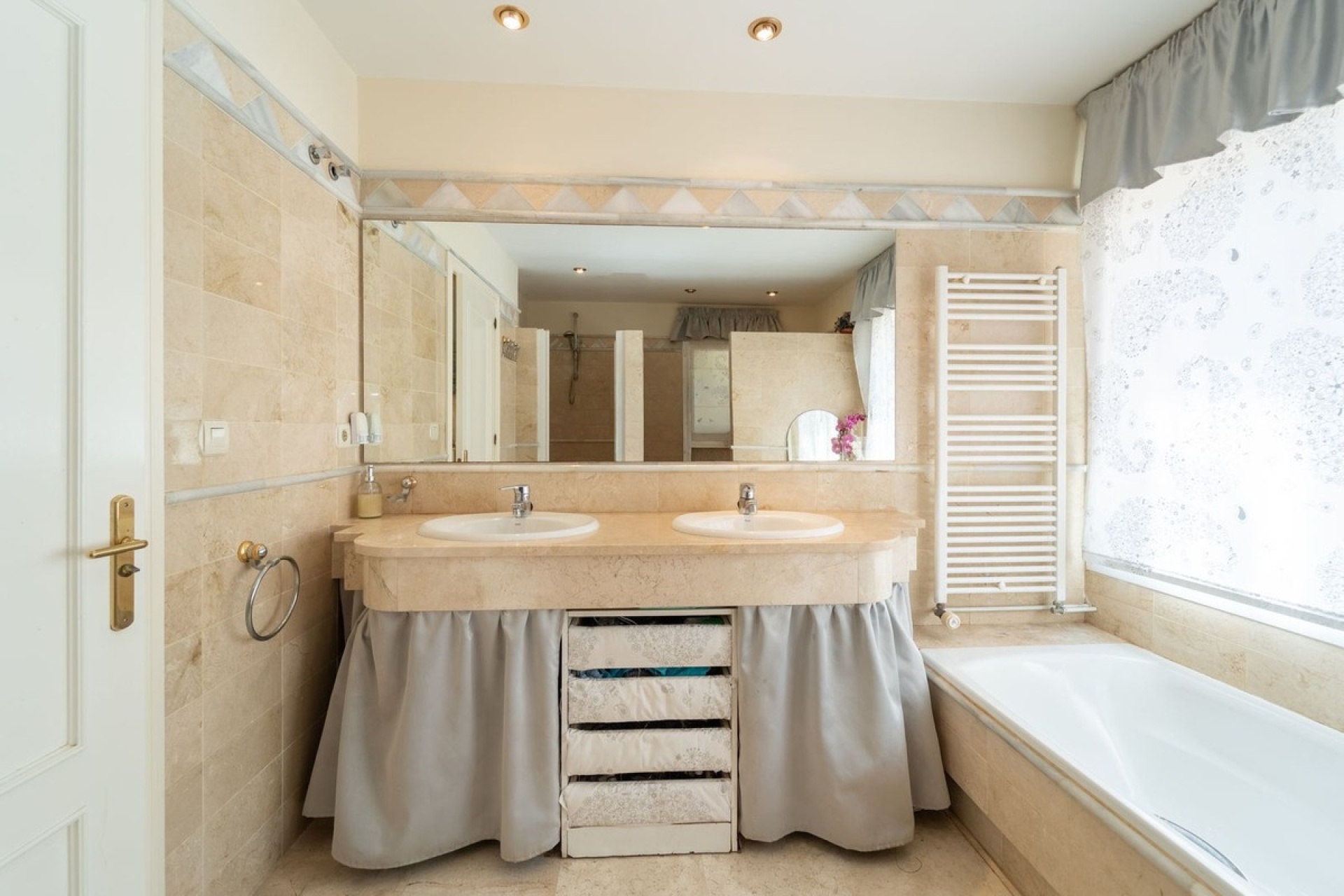 Resale - Villa - Marbella - El Rosario