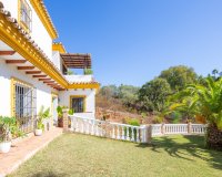 Resale - Villa - Marbella - Elviria