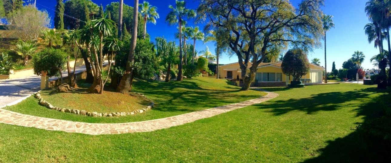 Resale - Villa - Marbella - Elviria