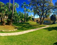 Resale - Villa - Marbella - Elviria