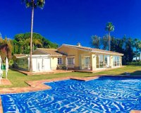 Resale - Villa - Marbella - Elviria
