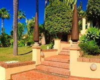 Resale - Villa - Marbella - Elviria