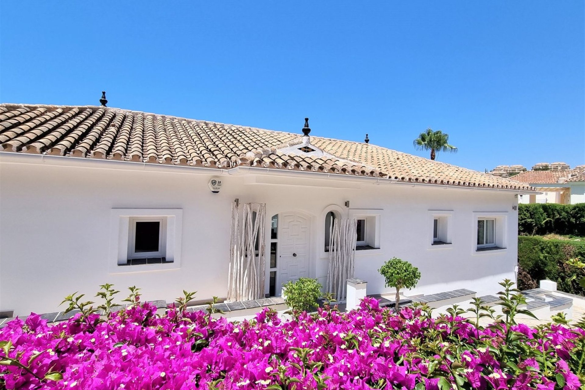 Resale - Villa - Marbella - Elviria