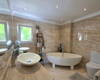 Resale - Villa - Marbella - Elviria