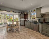 Resale - Villa - Marbella - Elviria