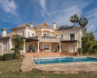 Resale - Villa - Marbella - Elviria