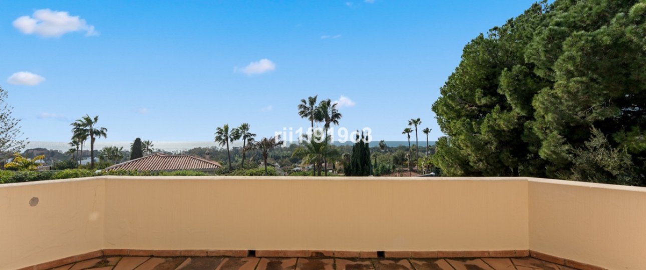 Resale - Villa - Marbella - Elviria