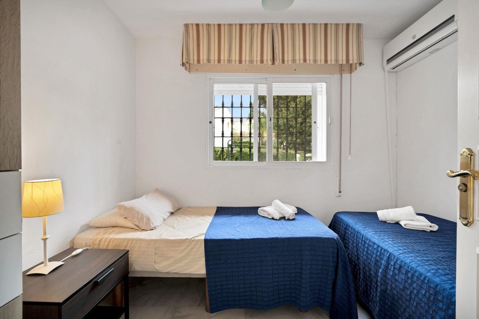 Resale - Villa - Marbella - Elviria
