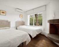 Resale - Villa - Marbella - Elviria