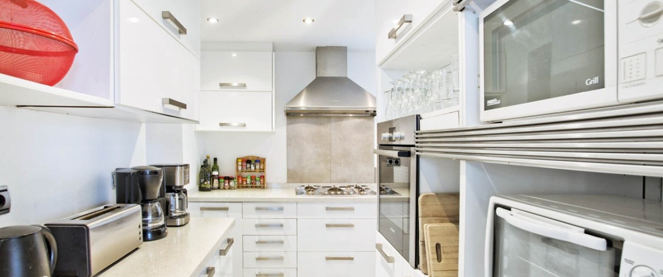 Resale - Villa - Marbella - Elviria
