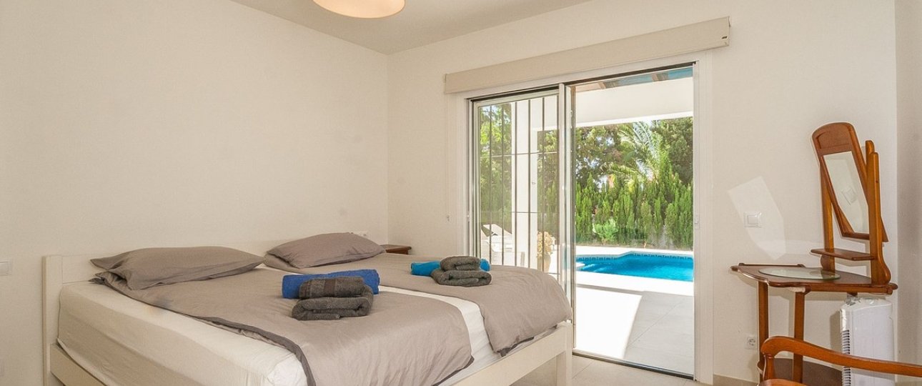 Resale - Villa - Marbella - Elviria