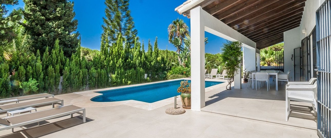 Resale - Villa - Marbella - Elviria