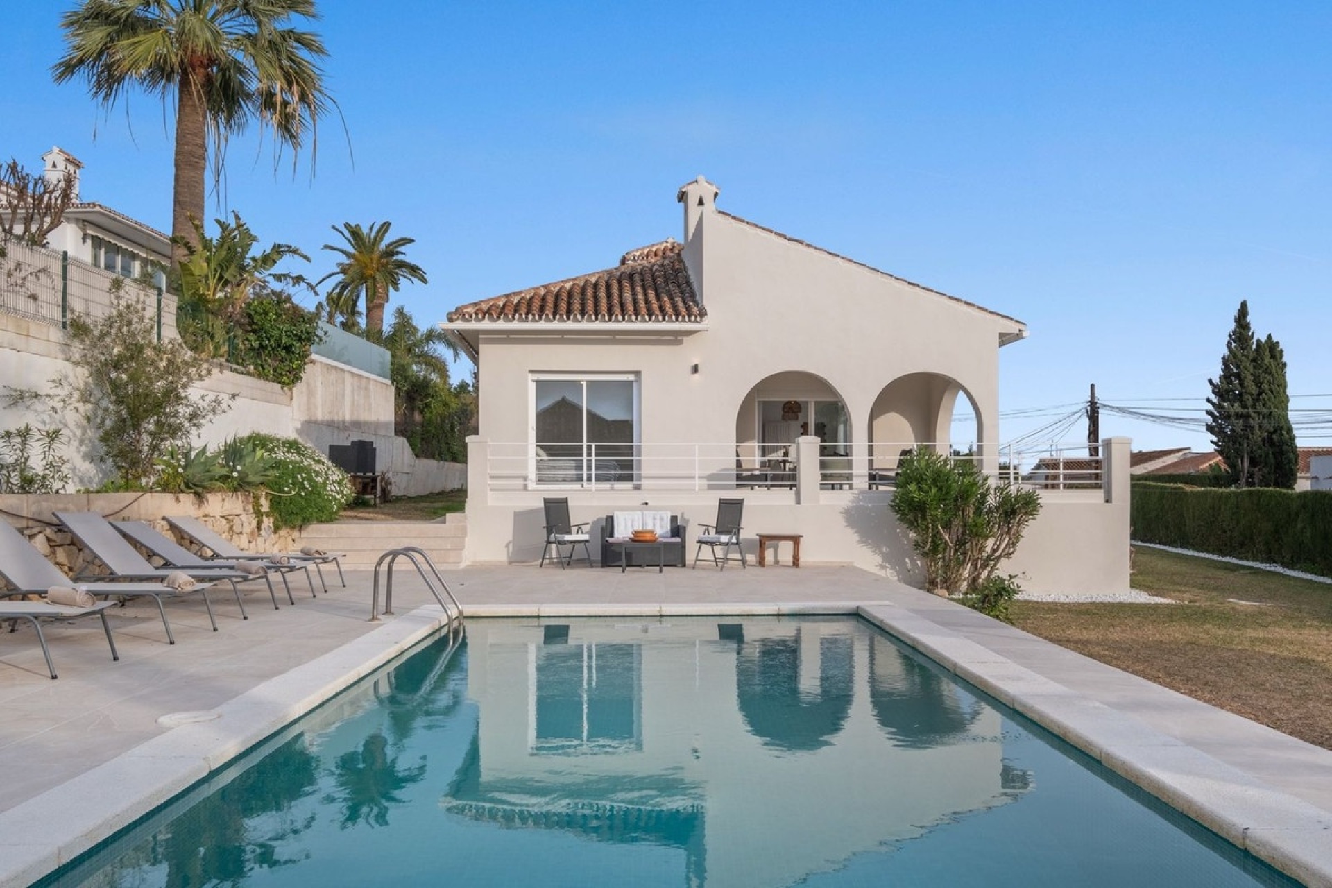 Resale - Villa - Marbella - Elviria