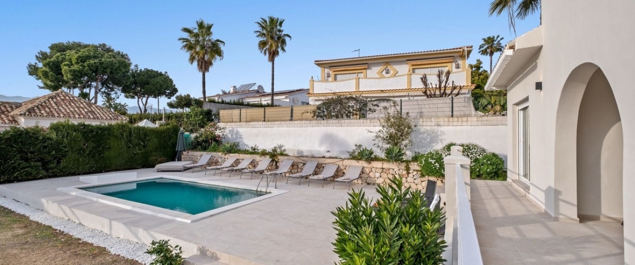 Resale - Villa - Marbella - Elviria