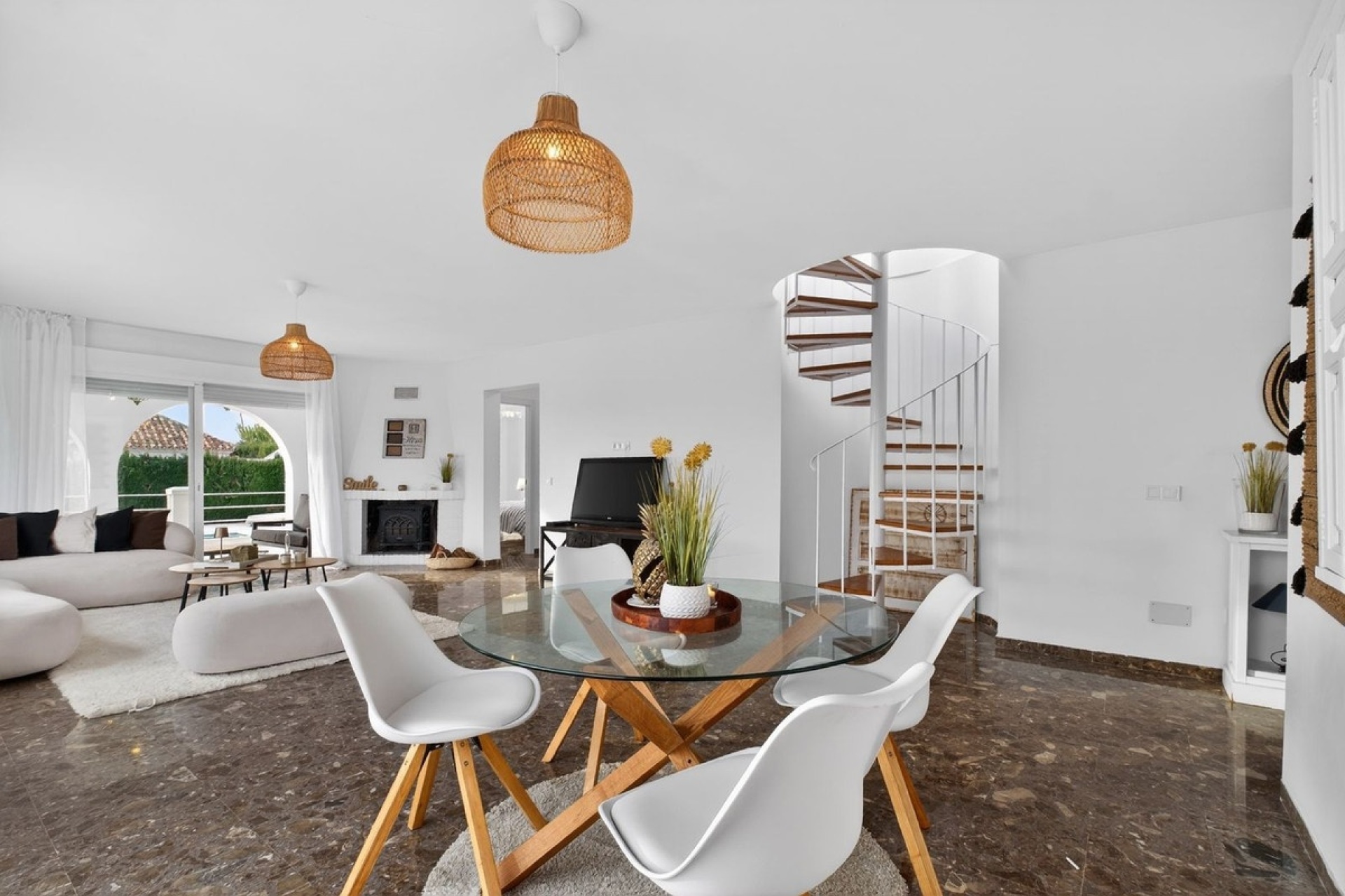 Resale - Villa - Marbella - Elviria