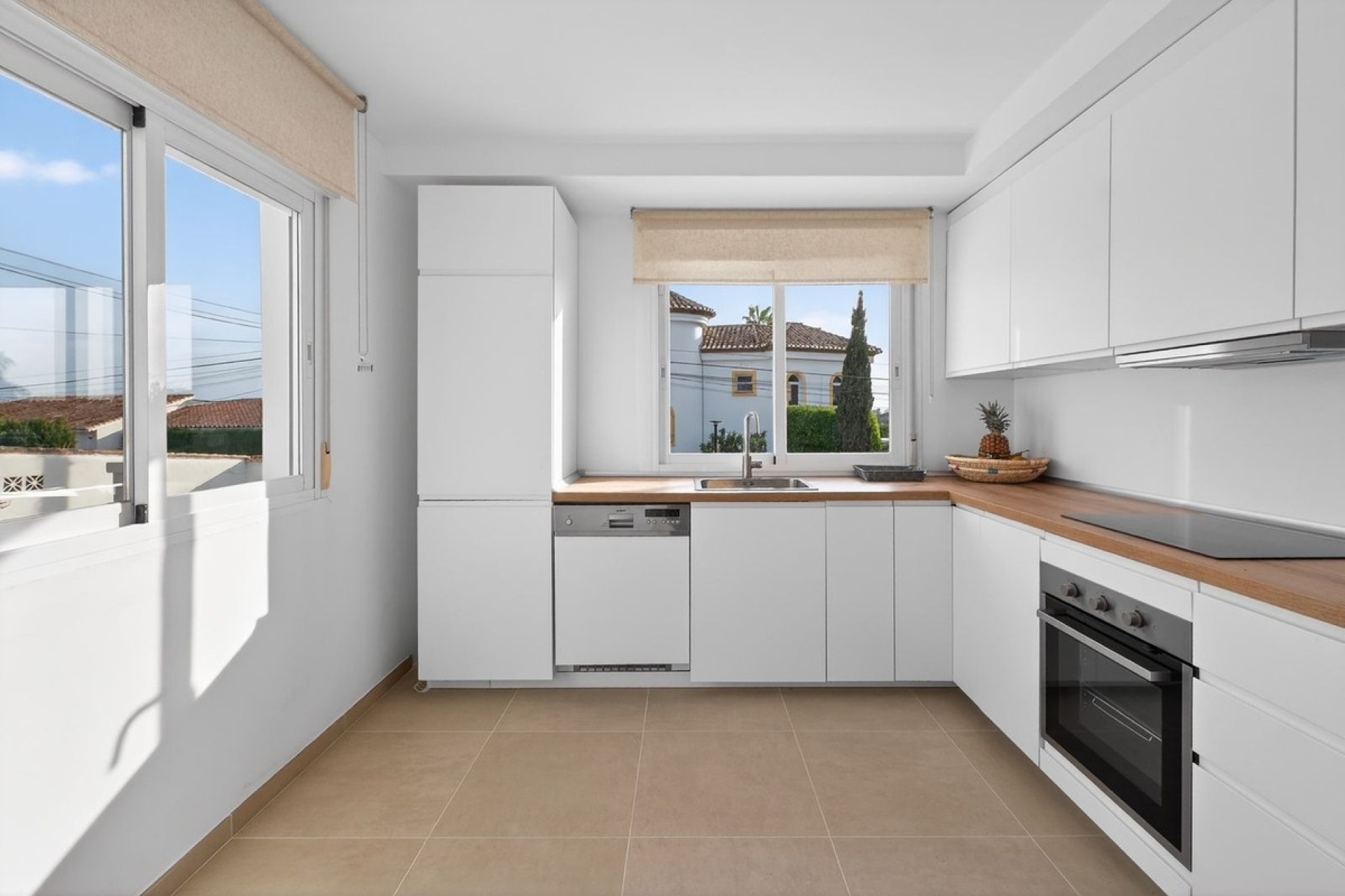 Resale - Villa - Marbella - Elviria