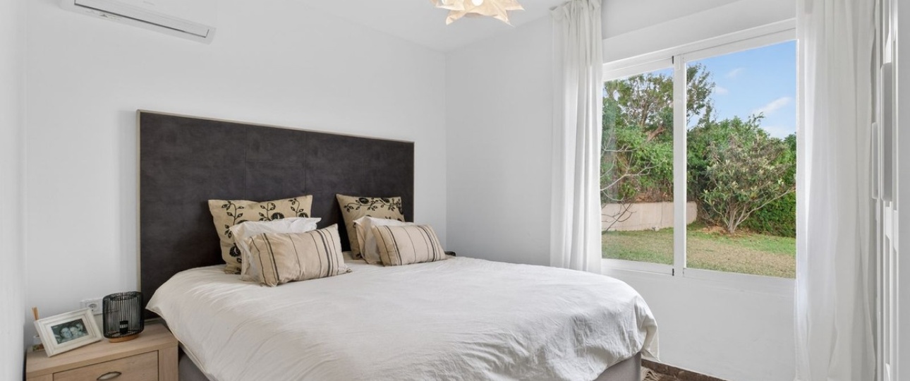 Resale - Villa - Marbella - Elviria