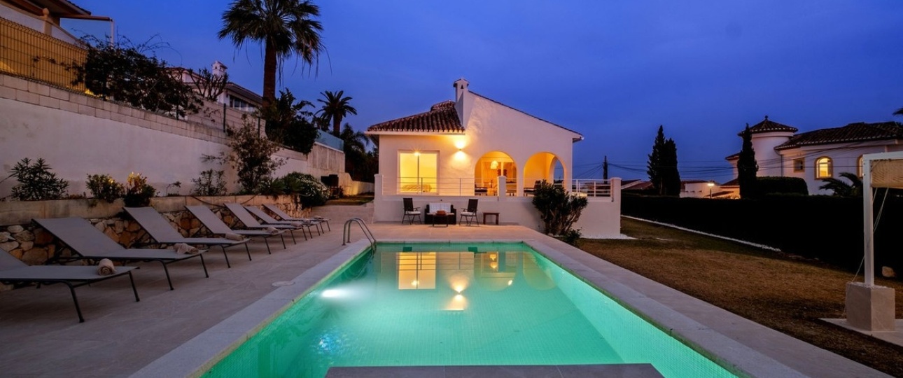 Resale - Villa - Marbella - Elviria
