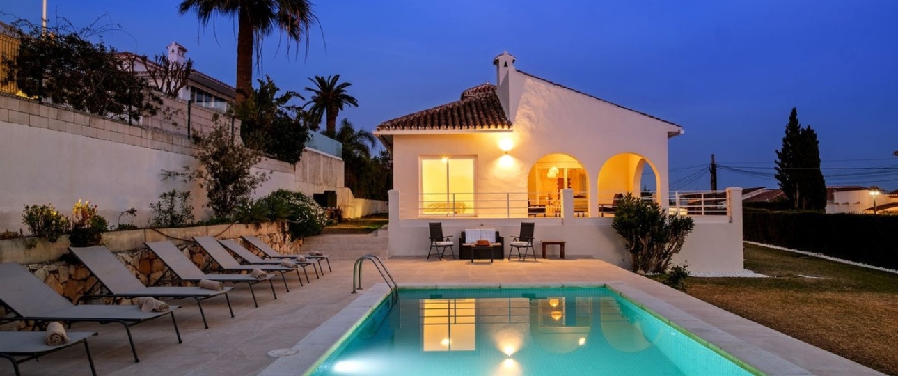 Resale - Villa - Marbella - Elviria
