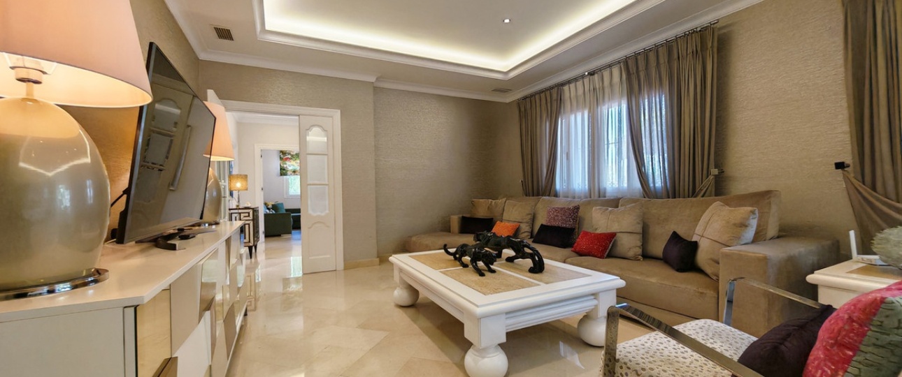 Resale - Villa - Marbella - Elviria