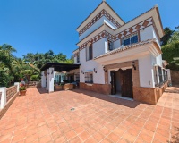 Resale - Villa - Marbella - Elviria