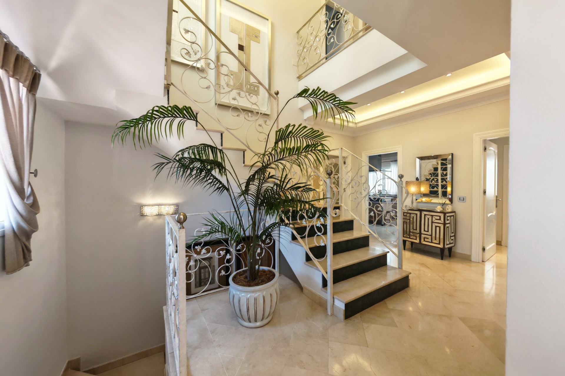 Resale - Villa - Marbella - Elviria