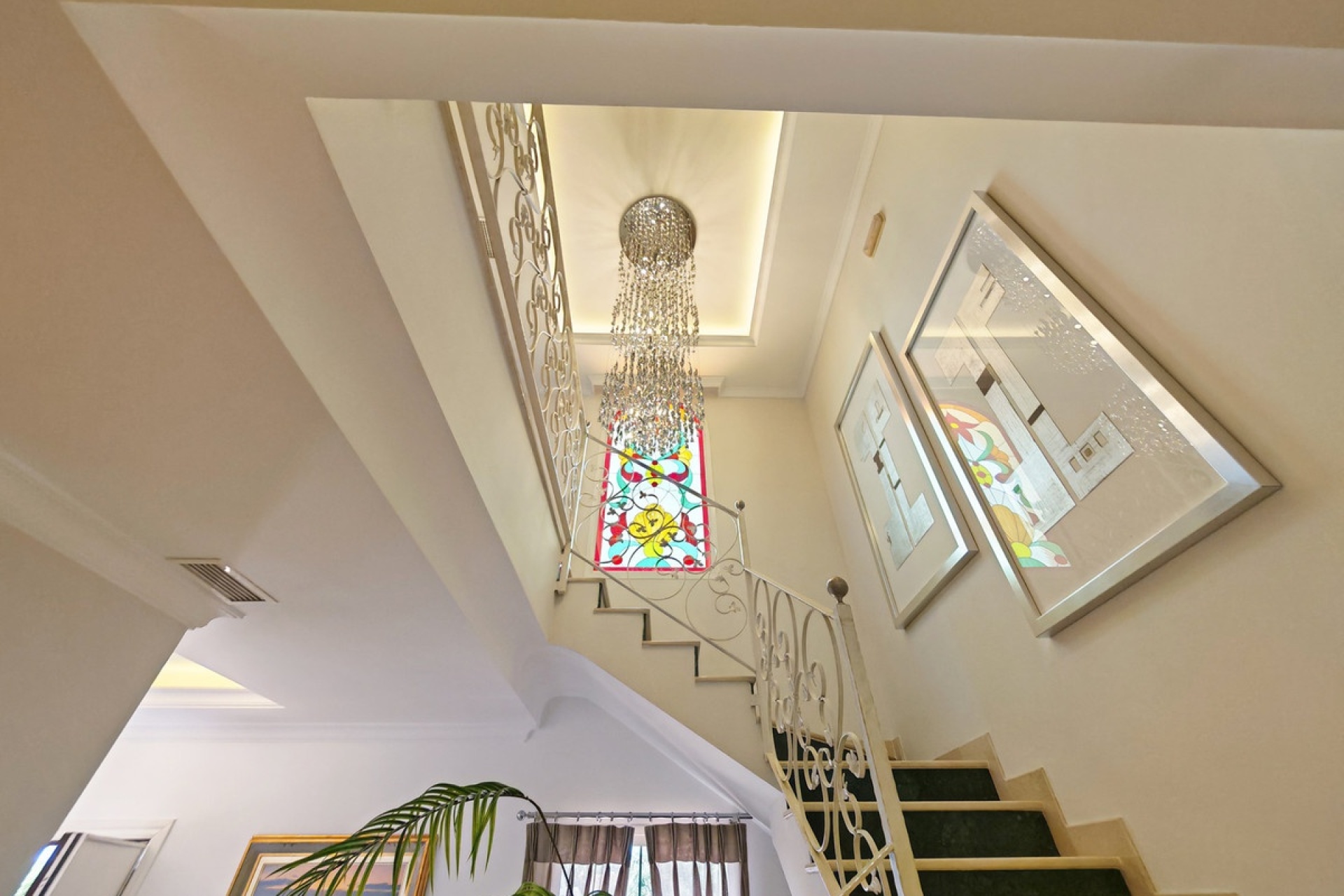 Resale - Villa - Marbella - Elviria
