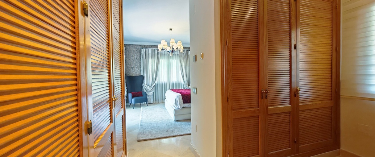 Resale - Villa - Marbella - Elviria