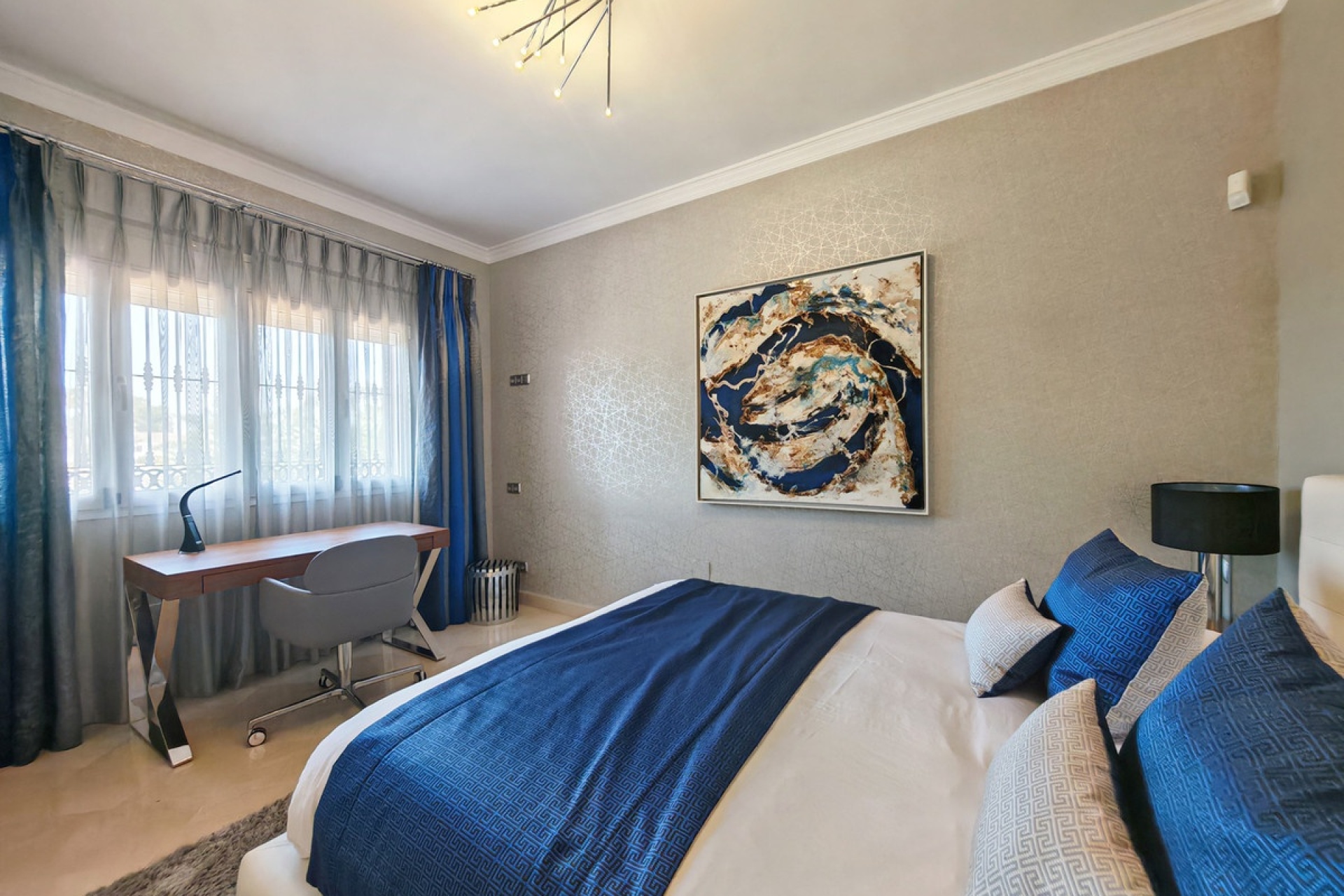 Resale - Villa - Marbella - Elviria