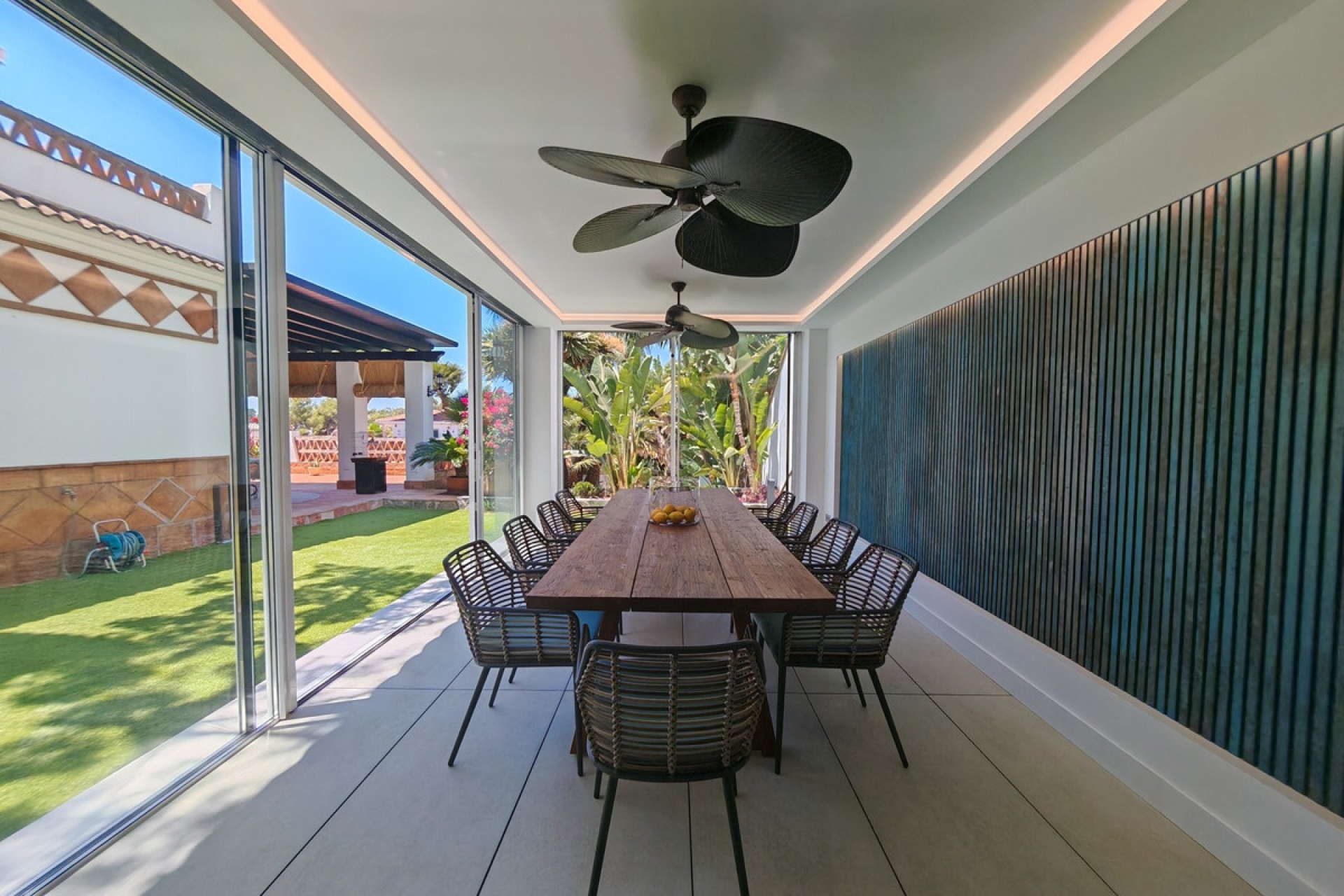 Resale - Villa - Marbella - Elviria