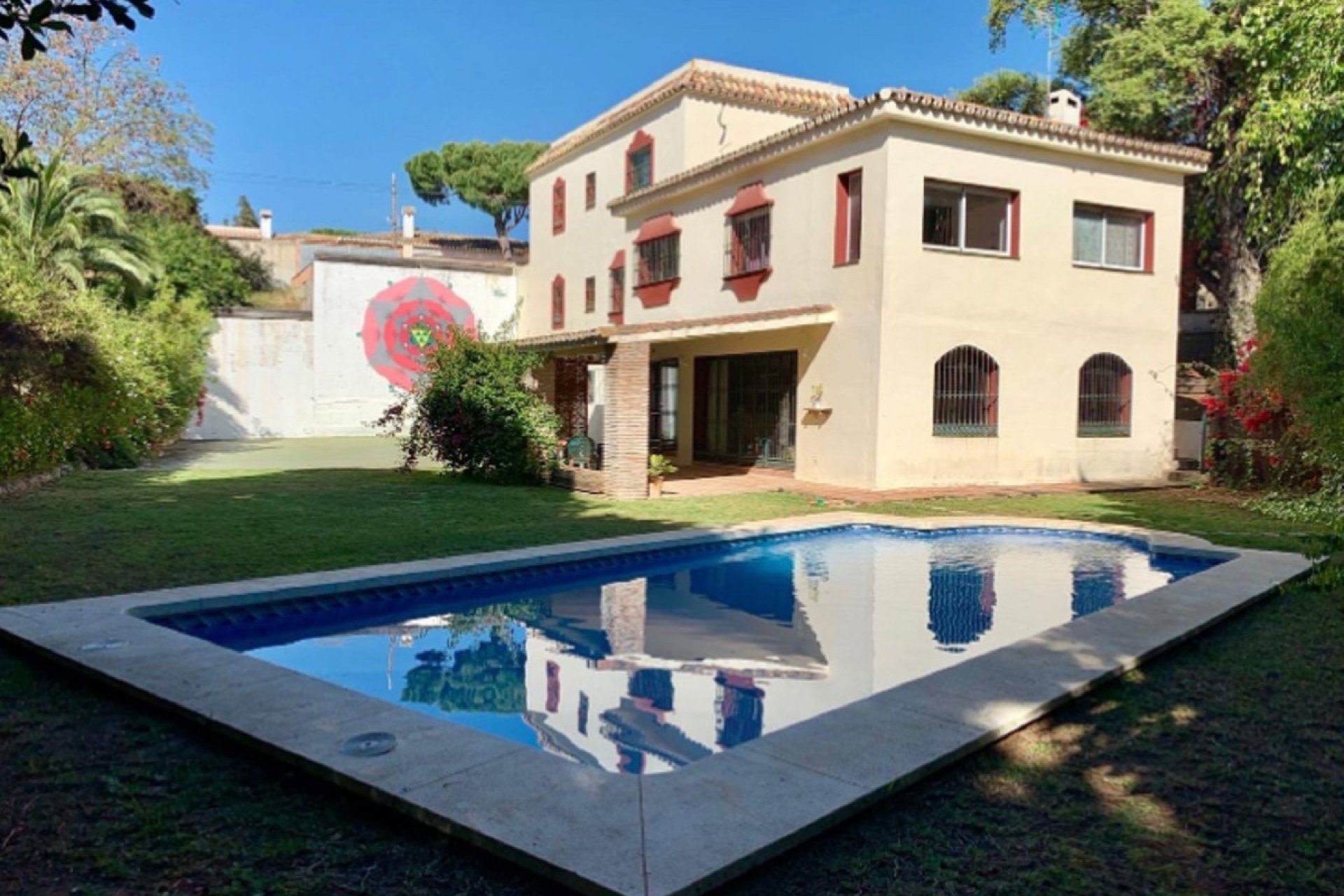Resale - Villa - Marbella - Elviria