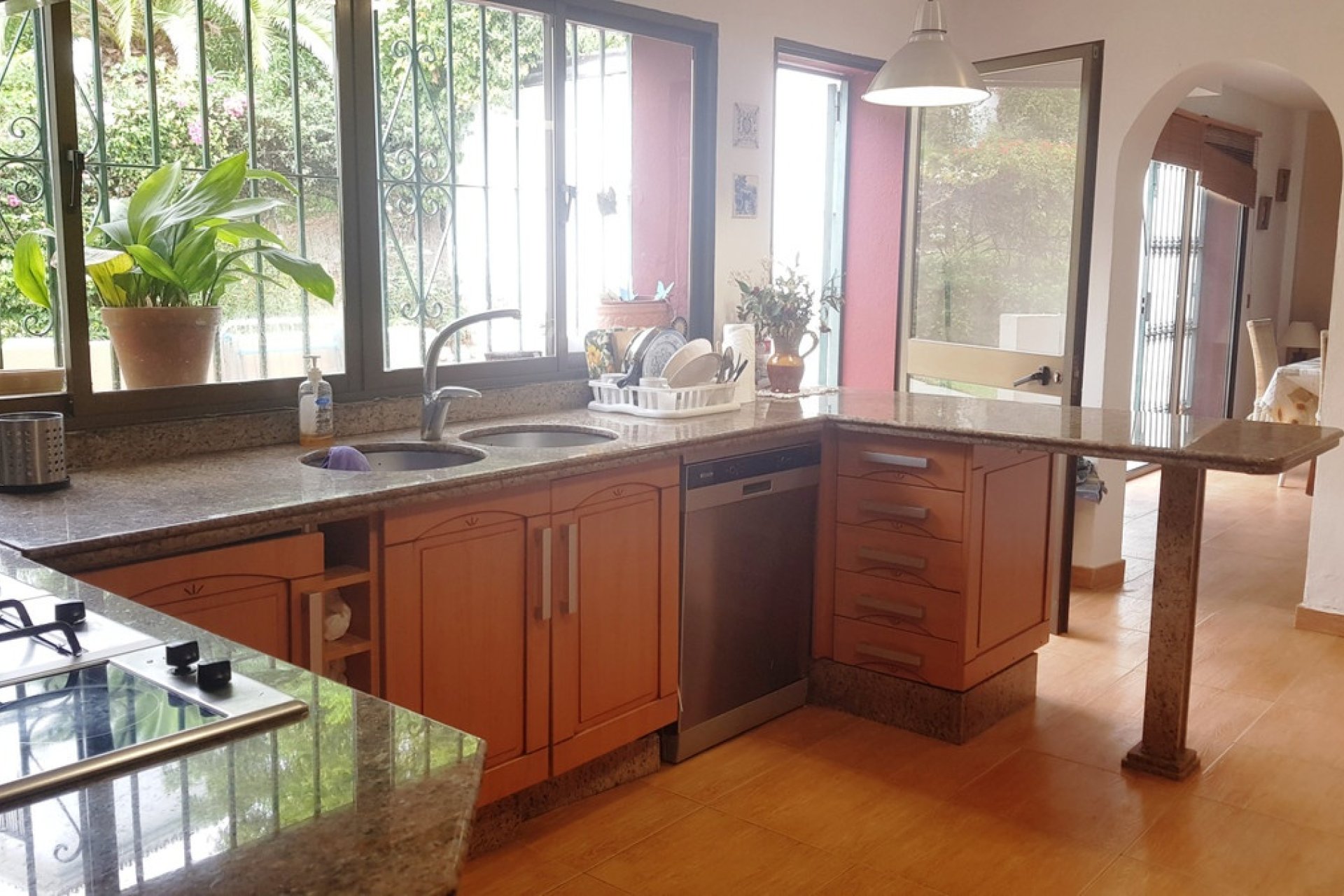 Resale - Villa - Marbella - Elviria