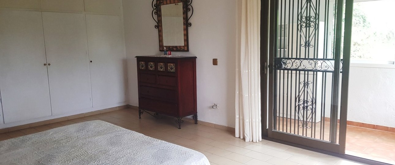 Resale - Villa - Marbella - Elviria