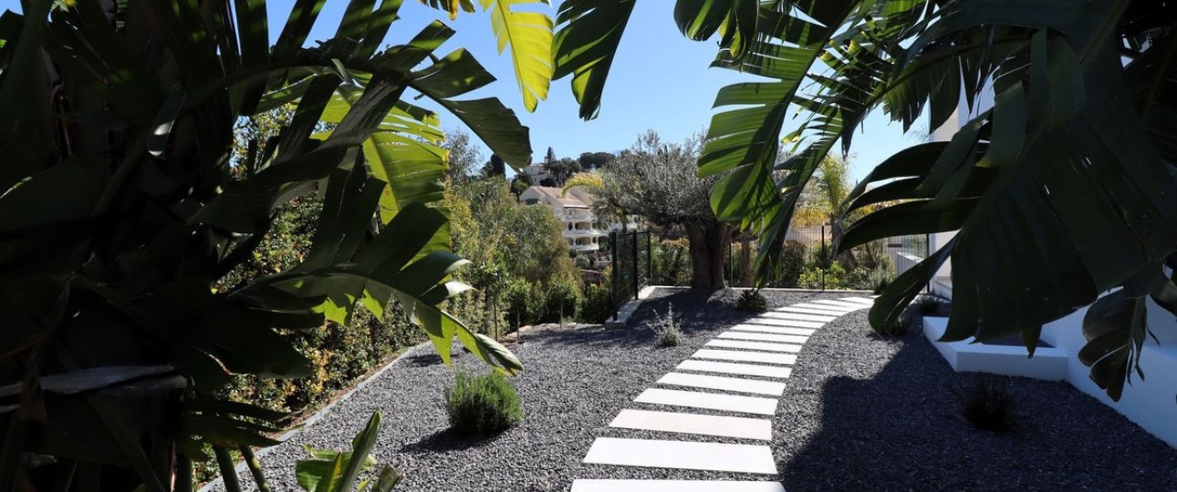 Resale - Villa - Marbella - Elviria