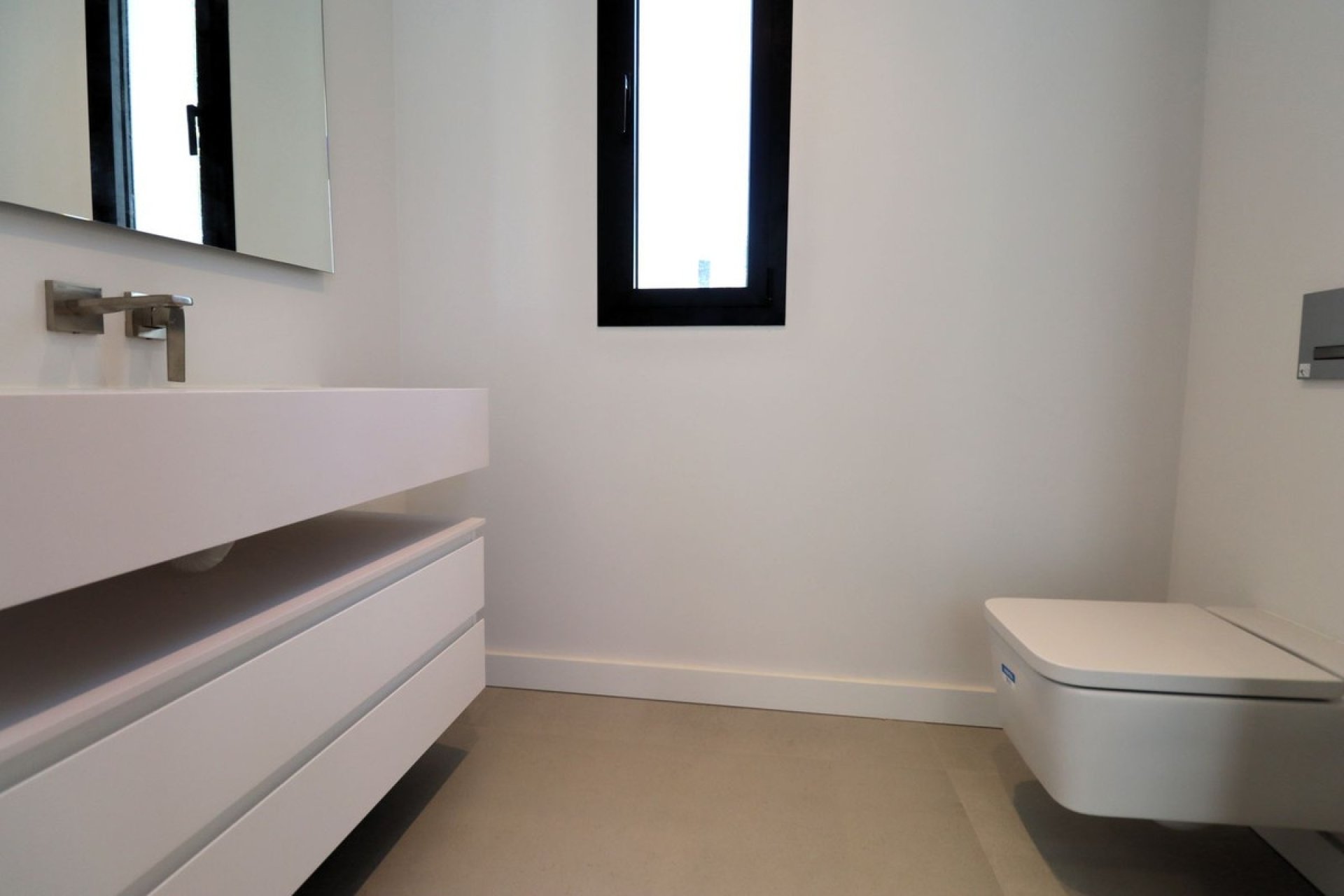 Resale - Villa - Marbella - Elviria