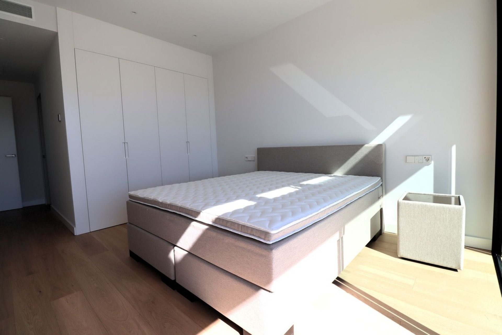 Resale - Villa - Marbella - Elviria