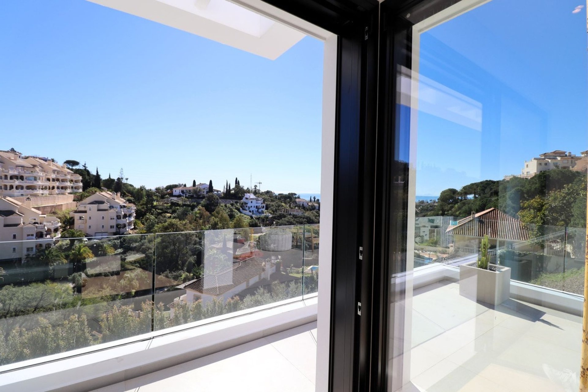Resale - Villa - Marbella - Elviria