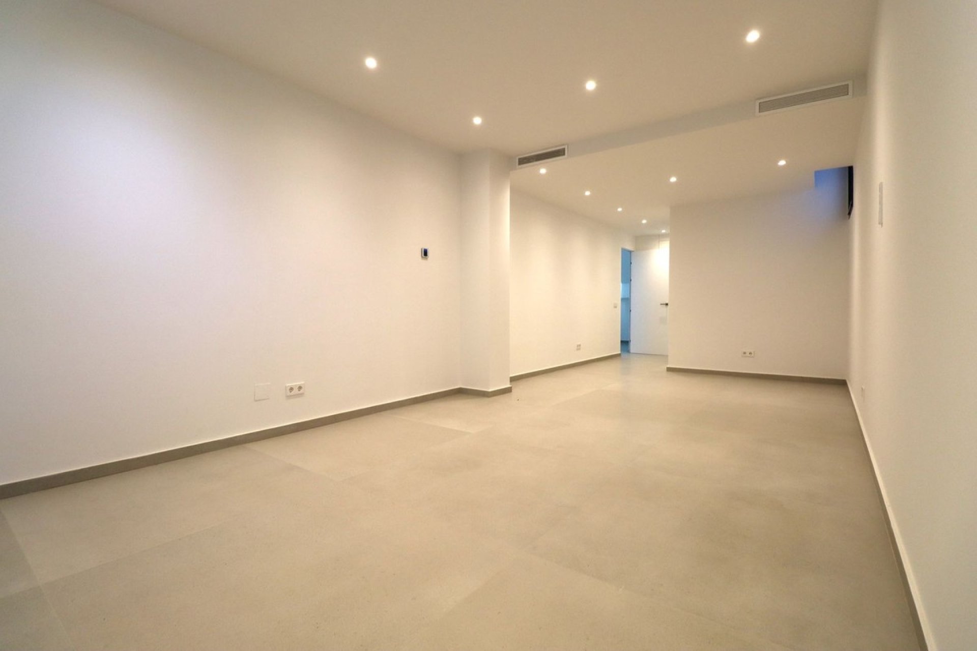 Resale - Villa - Marbella - Elviria
