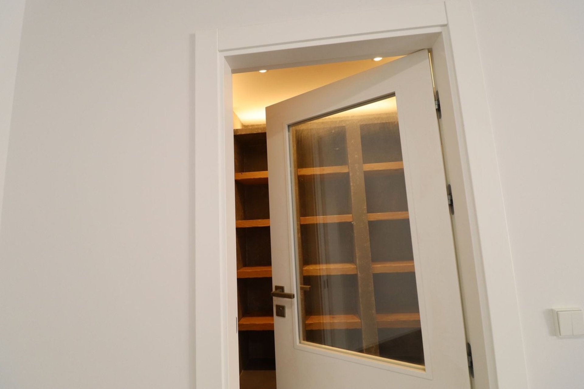 Resale - Villa - Marbella - Elviria