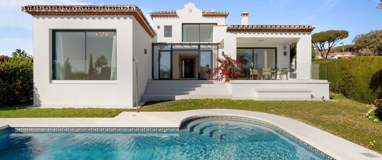 Resale - Villa - Marbella - Elviria