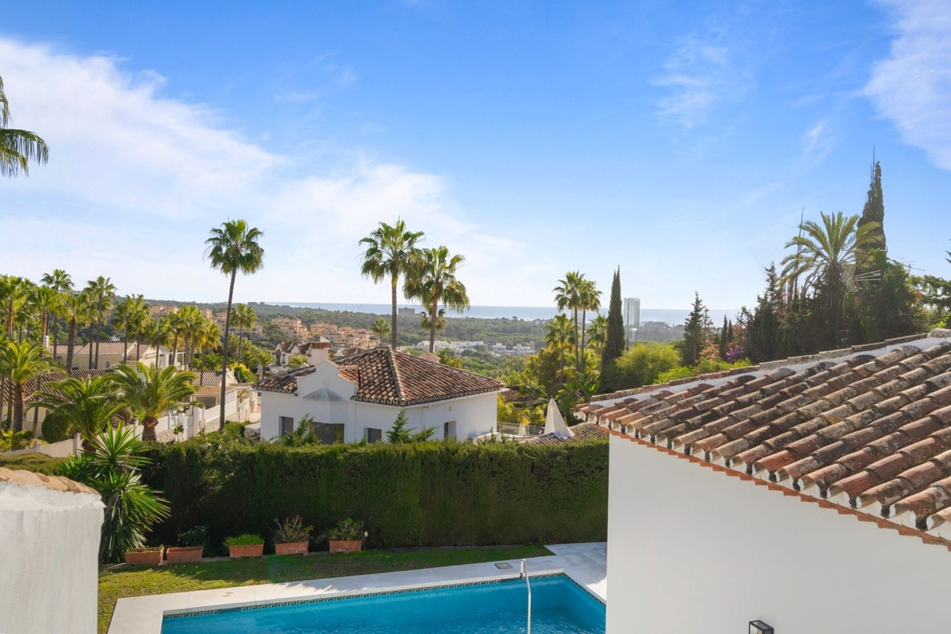 Resale - Villa - Marbella - Elviria